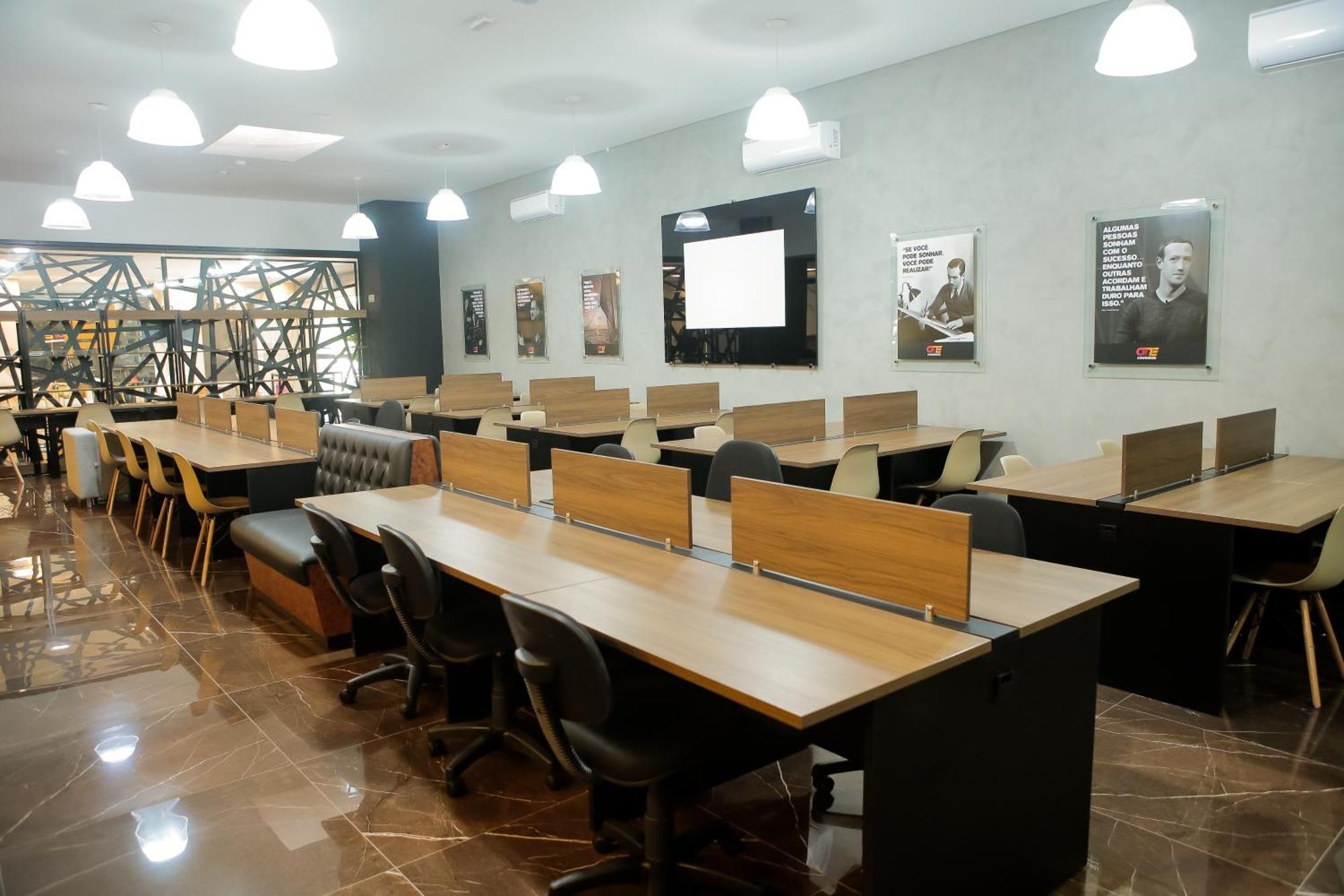 Esuites Сорокаба Екстер'єр фото
